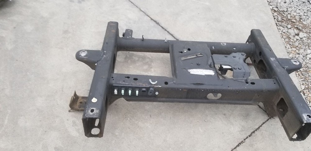 17 CHEVY SILVERADO 2500 REGULAR CAB REAR FRAME SECTION CUT