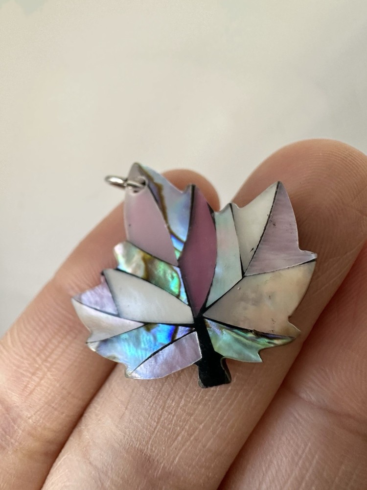 Glacier Pearle Maple Leaf Charm Pendant