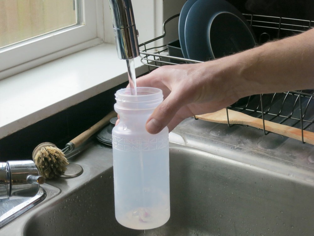 Brooder Bottle Nipple Waterer for Chicks and Chickens (20 fl. oz.) + Cage Mount