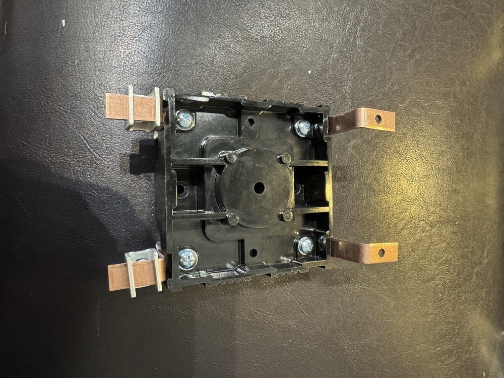 CROUSE H OR MURRAY METER SOCKET 125A MAX.