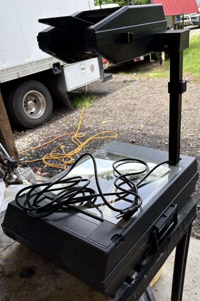 3M 2000 AG Overhead Projector Briefcase Portable TESTED