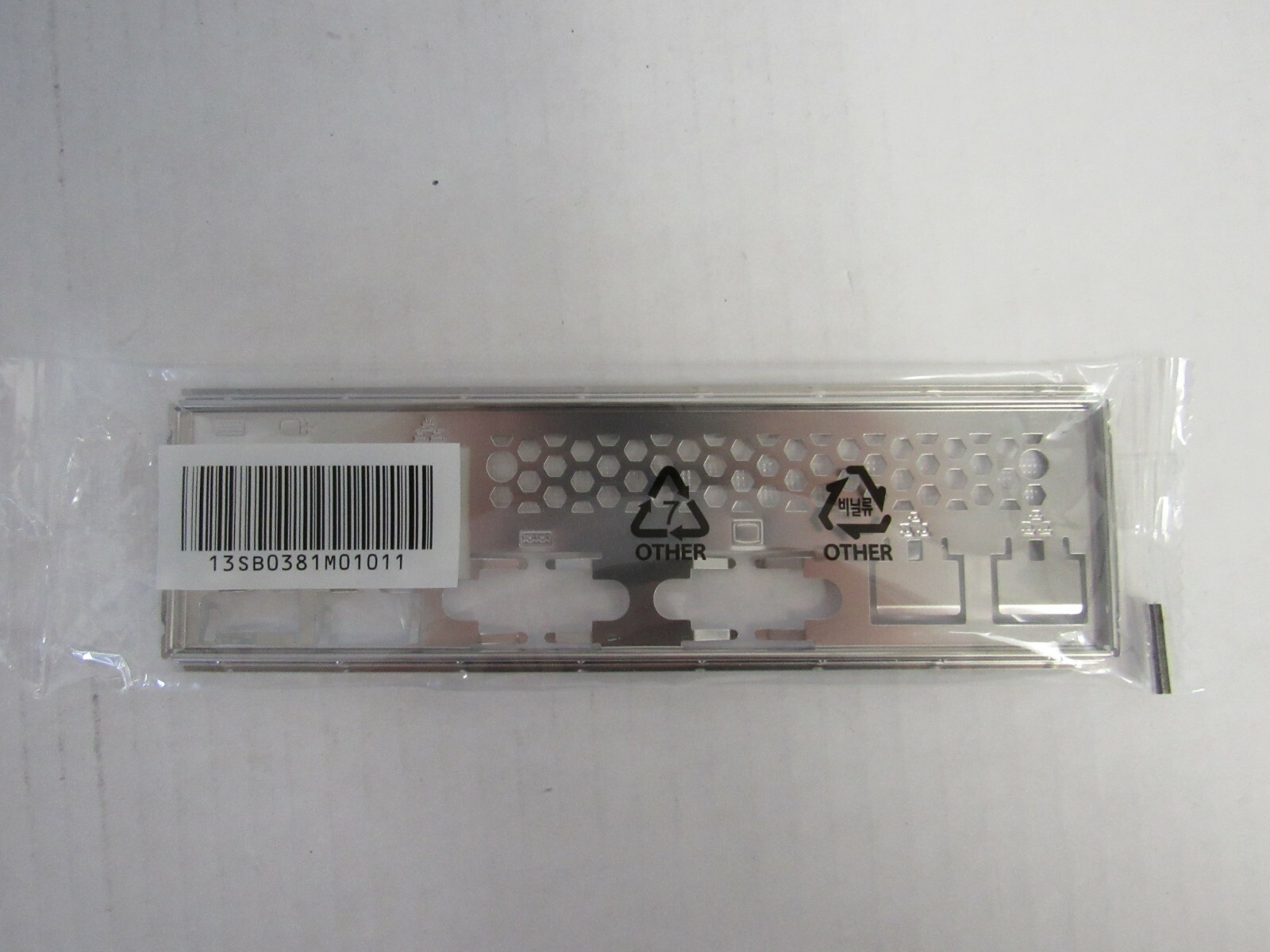 ASUS 13SB0381M01011 I/O Shield For P9D VGA USB RJ45 RS232 46-3