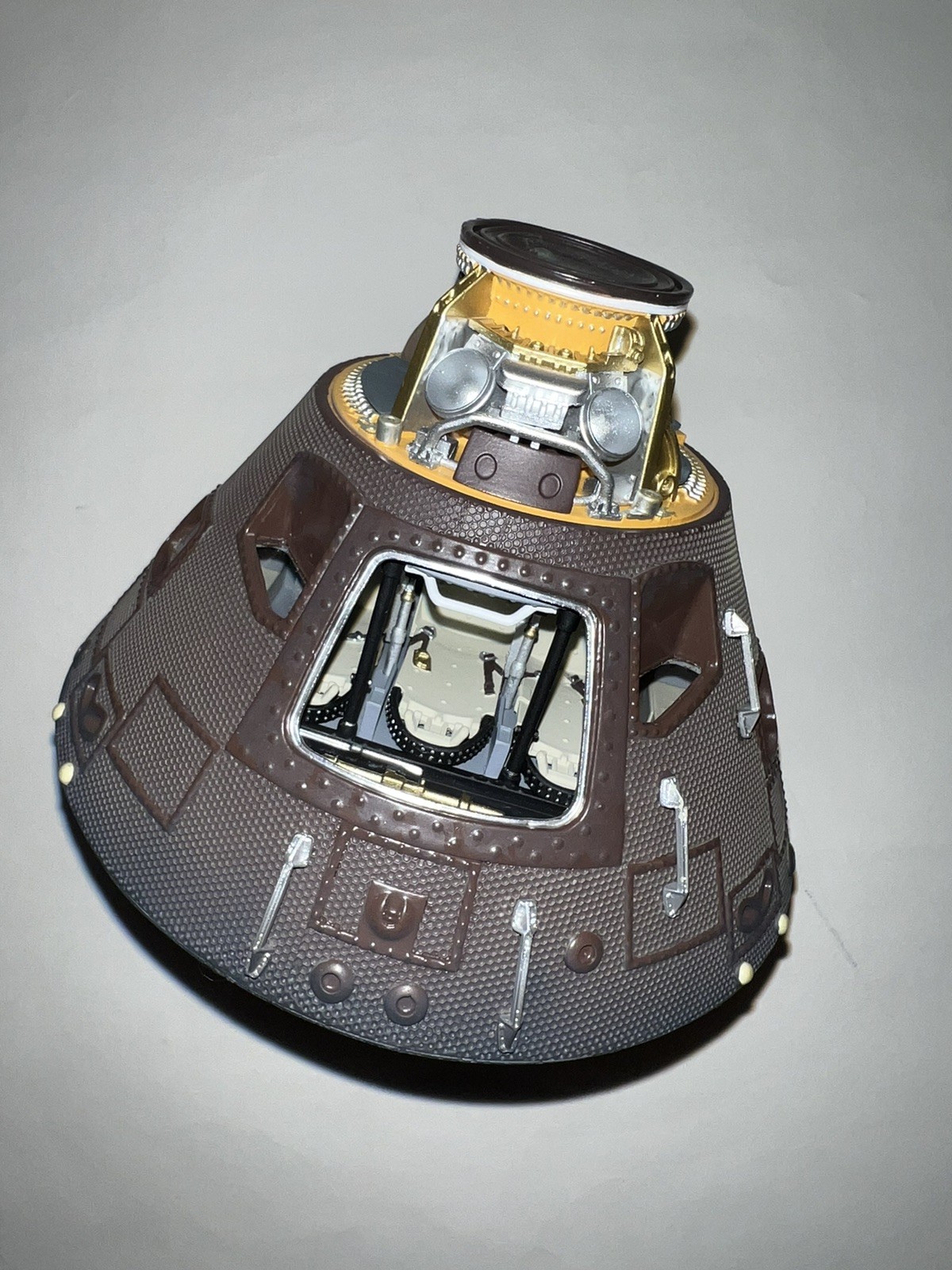 NEW 1/25 Daron Executive NASA Apollo 11 Spacecraft Capsule Command Module Model