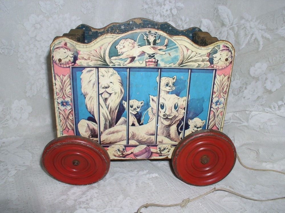 Vintage Gong Bell Mfg Circus Train Pull Car