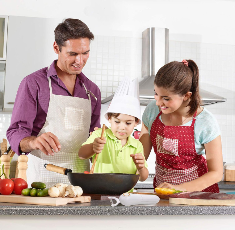 Electric Fruit & Vegetable Peeler with 3 Interchangeable Blades