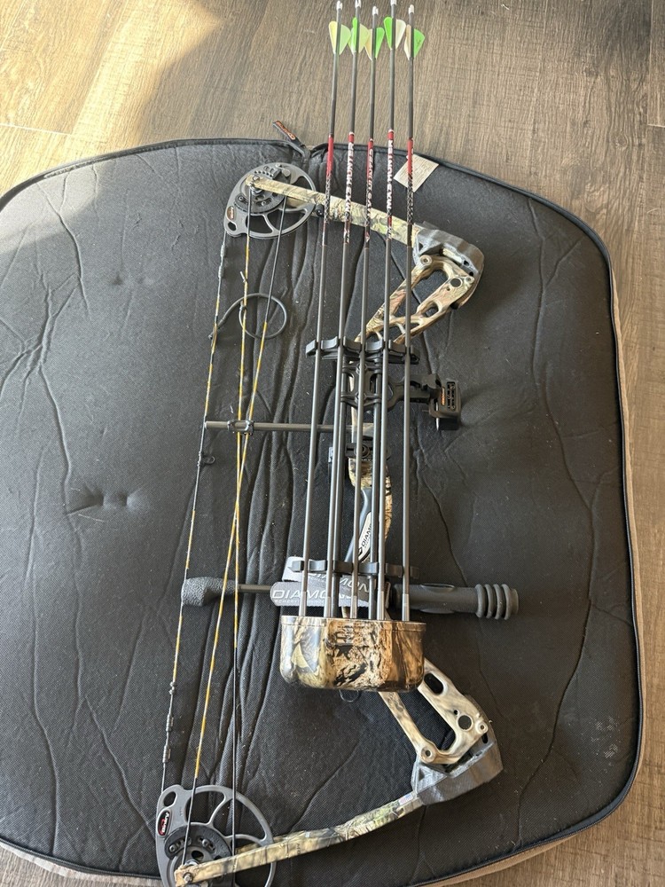 Diamond by Bowtech Complete Starter Bow Package Compound