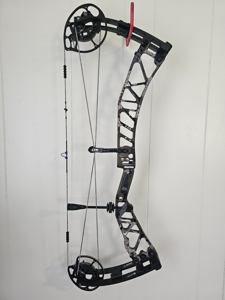 Elite Envision Compound Bow