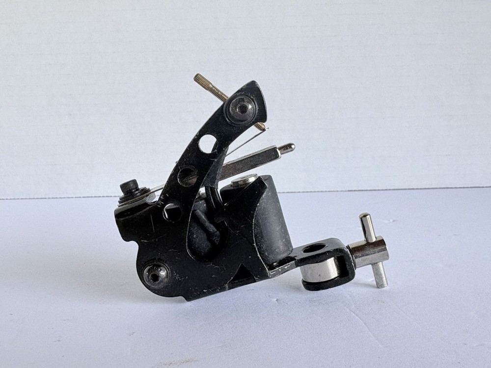 Black G tattoo coil machine