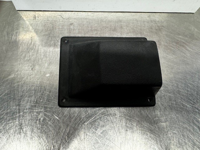 NEW-500072 MOUNT-SWITCH TRAY