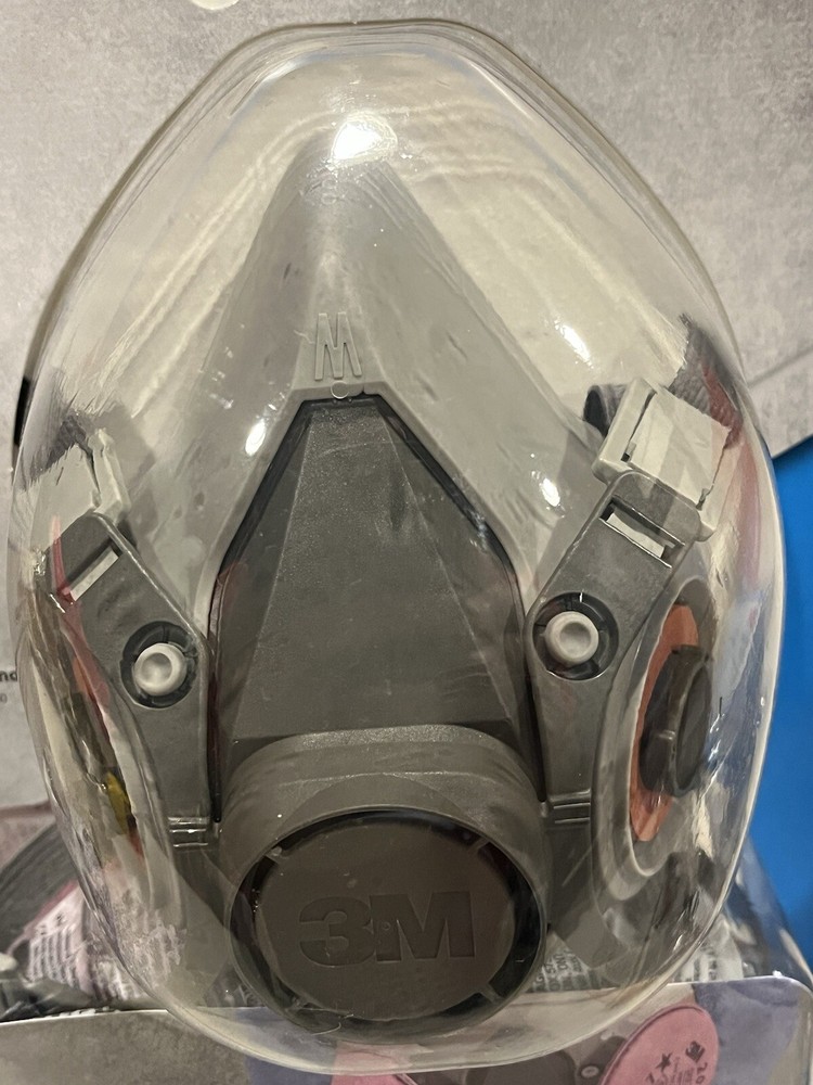 3M Performance Filter Medium Mask With 4 Filters