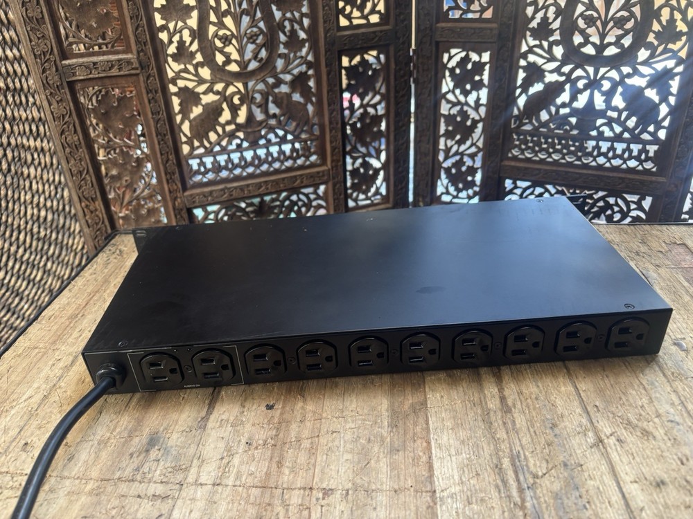 WATTBOX B9PB02P6 Power Surge Protector