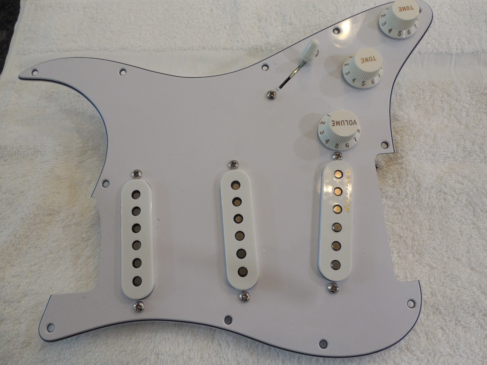 Fender Stratocaster Harvest Green MIM Body Plus Extras Loaded pickguard. #READ#