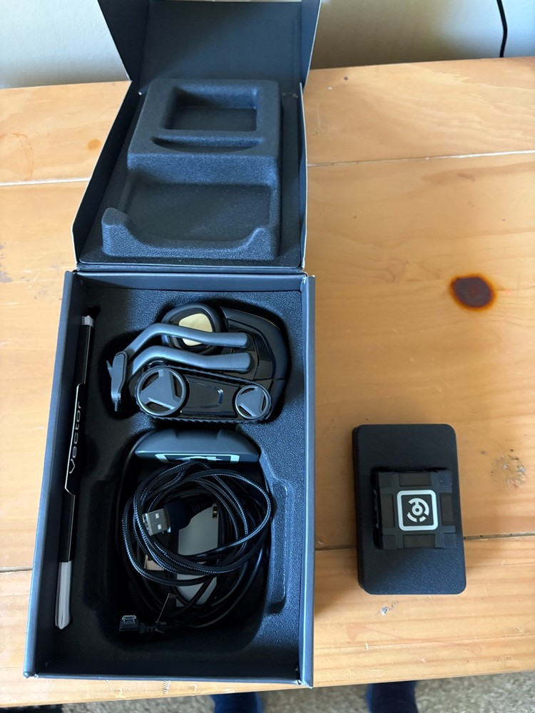 Anki Vector AI Robot with Space Dock – Excellent Condition, Complete Set