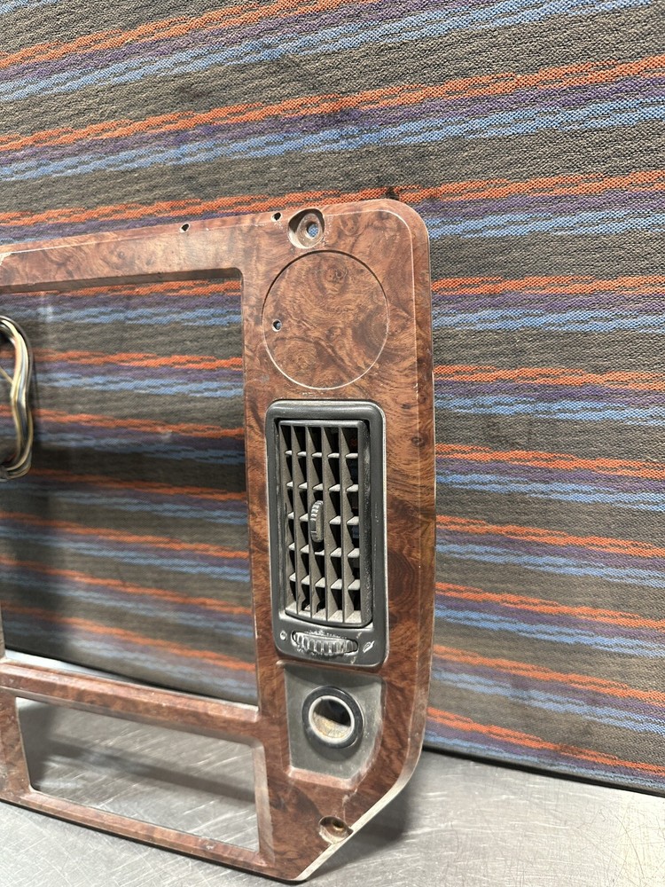 Mack CXU613 SWITCH PANEL Dash Panel - Used | P/N 84MT5102M