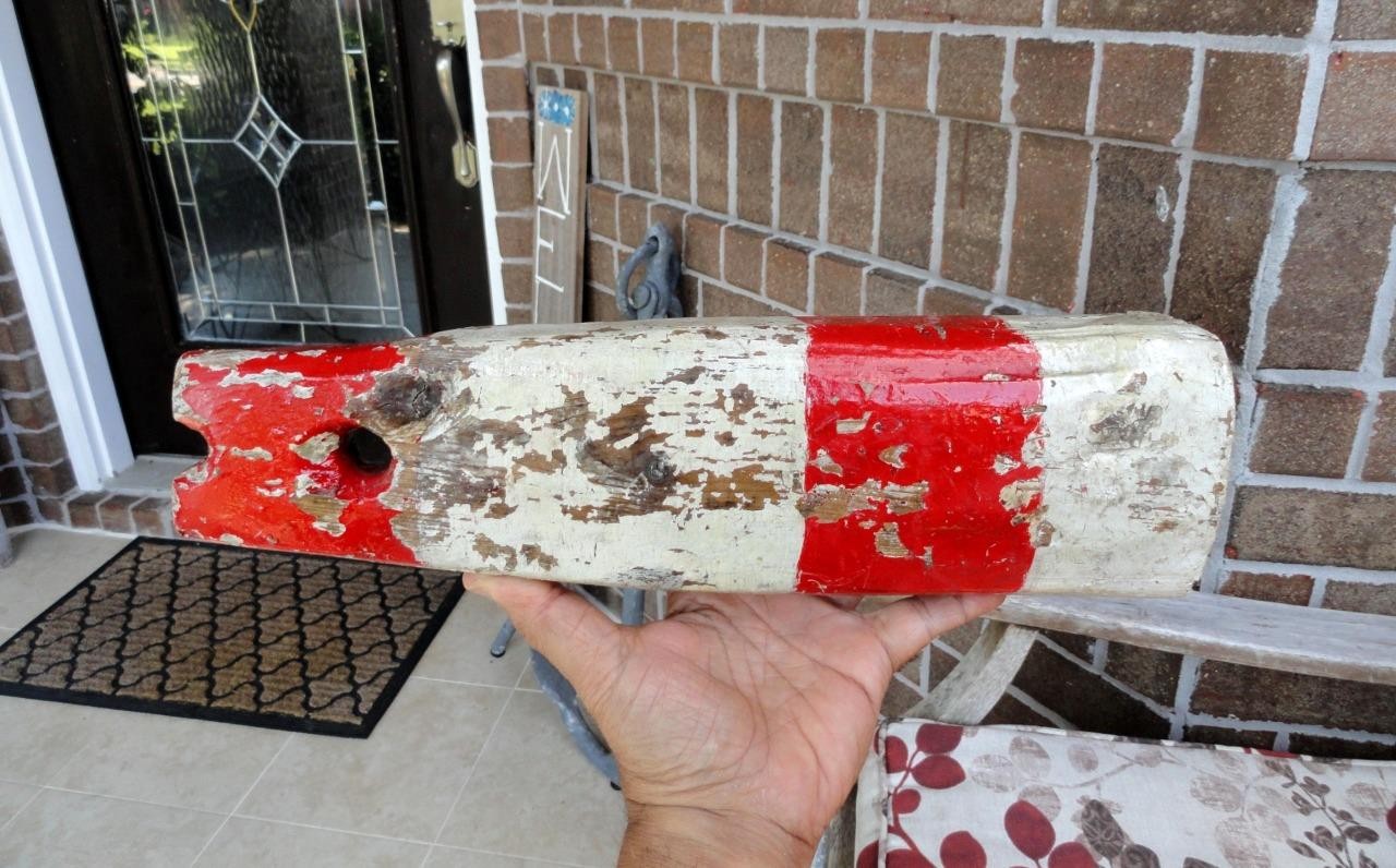 WEATHERED DISTRESSED WOOD Nautical Red & White Lobster Buoy E FL LANGILLE 11440