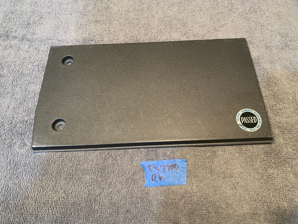 Sansui TU-7700 Stereo Tuner - Nice Side Panel Rt. Side