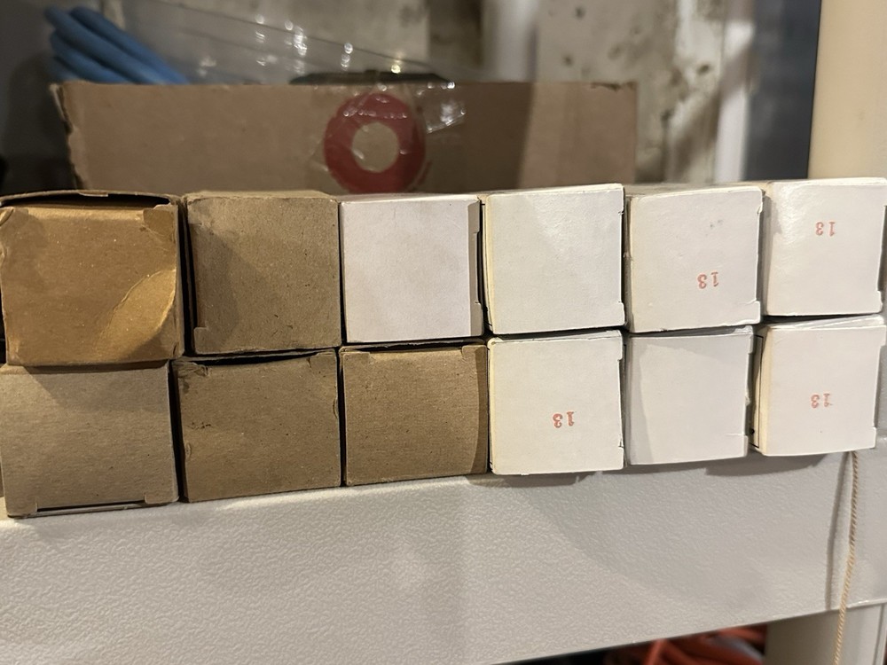 • NOVA Hide-a-Flash STROBE BULB TUBE - SCREW IN TYPE •