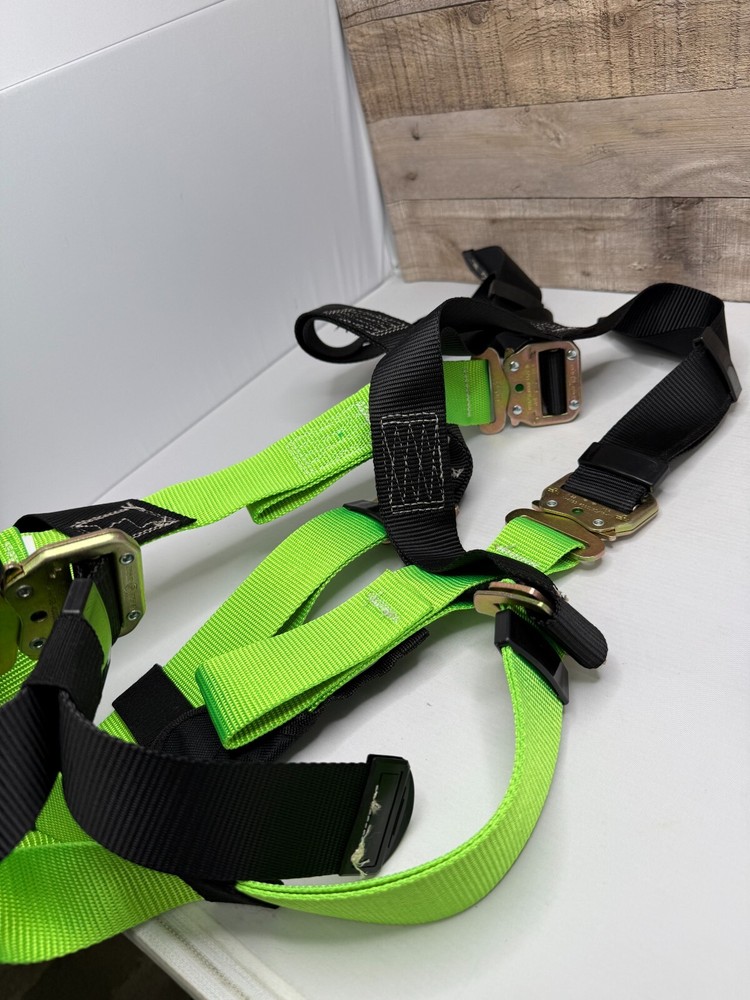 Werner Easy Wear Adjustable Fall Protection Safety Harness (D-Ring) Open Box