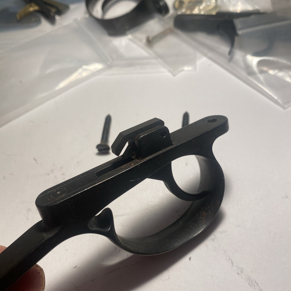 Thompson Center New Englander Muzzleloader Single Trigger Assembly And Screws