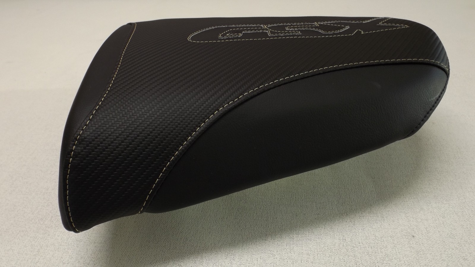 SUZUKI GSX-R 600 750 FRONT& REAR SEAT COVERS 04 05 BLACK CARBON FIBER TEXTURE