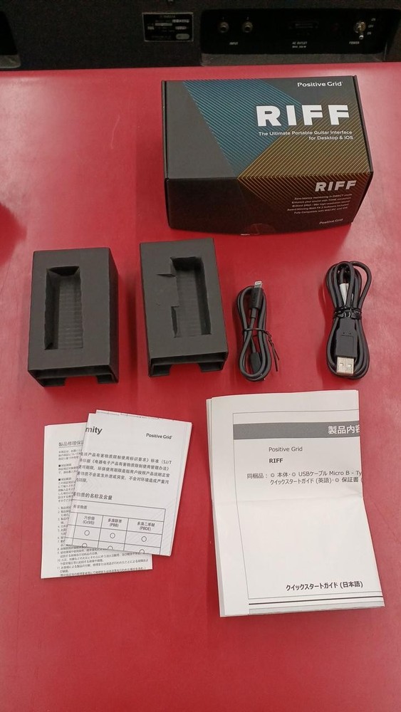 POSITIVE GRID RIFF guitar interface *Noticeable scratches