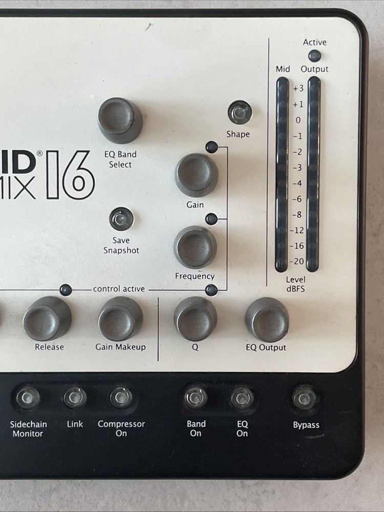 FOCUSRITE LIQUID MIX 16 FIREWIRE MIXER COMPRESSION EQ EMULATION POWERS ON