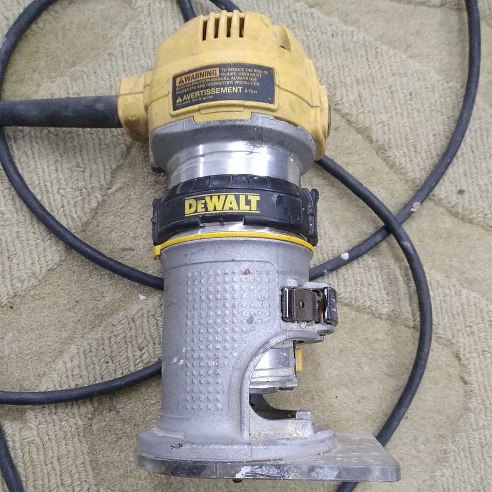 DeWALT COMPACT ROUTER , DWP 611