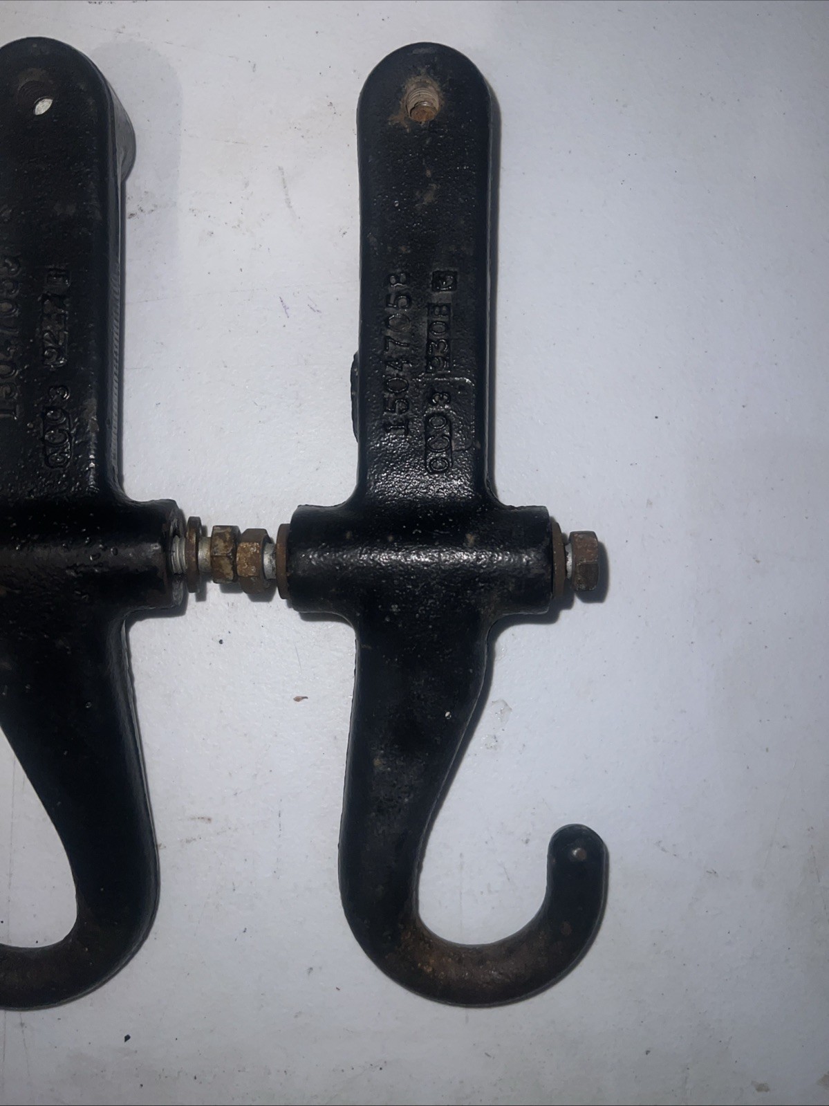 99-06 Silverado Sierra 2500 3500 HD Front Tow Hooks Recovery pair