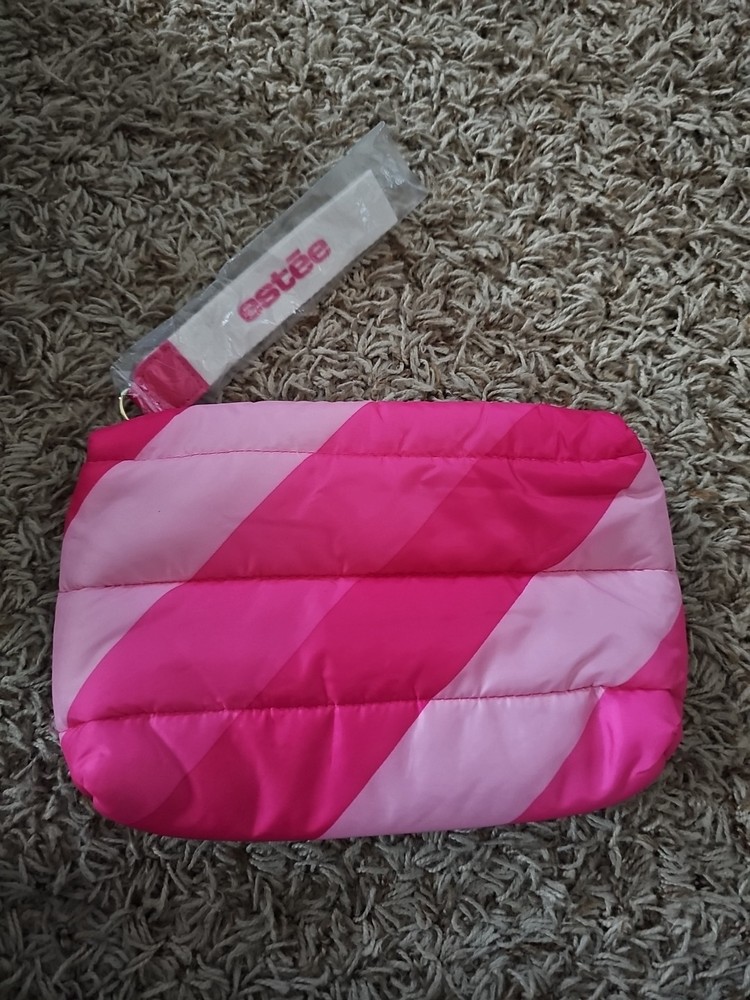 Estee Puffy Wristlet