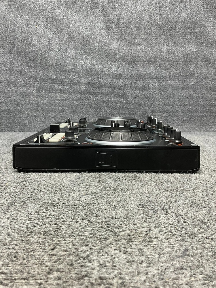 Native Instruments Traktor Kontrol S2 MK2 🎧 2-Channel DJ Controller Black
