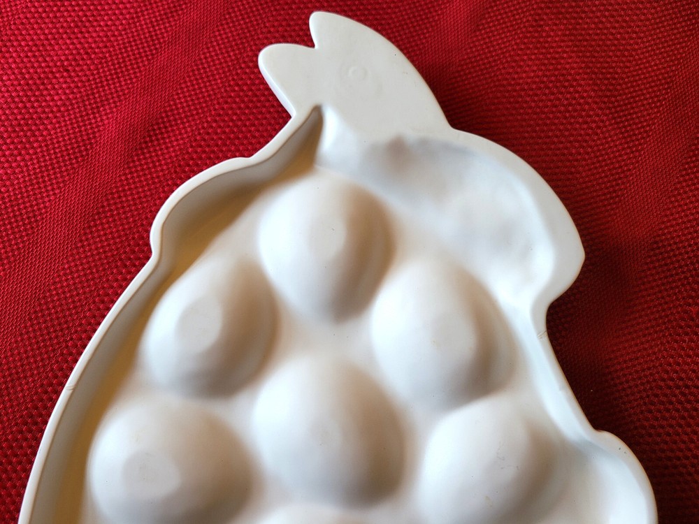 *ADORABLE* DEPT 56 Stoneware *EASTER BUNNY RABBIT* 13 1/4 x 9" Deviled EGG PLATE