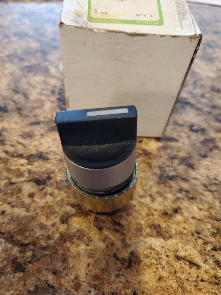 GENERAL ELECTRIC SELECTOR SWITCH NEW OPEN BOX