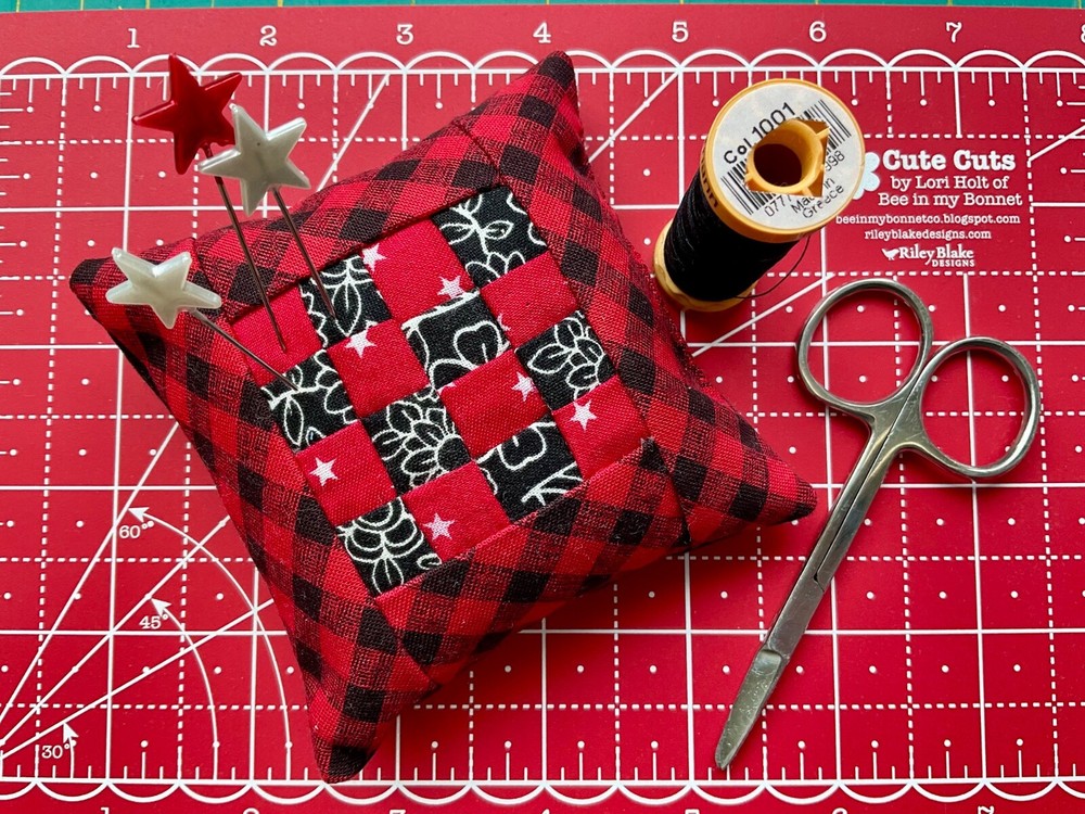 Machine Pieced Pin Cushion , Handmade with 100% Cotton Fabric