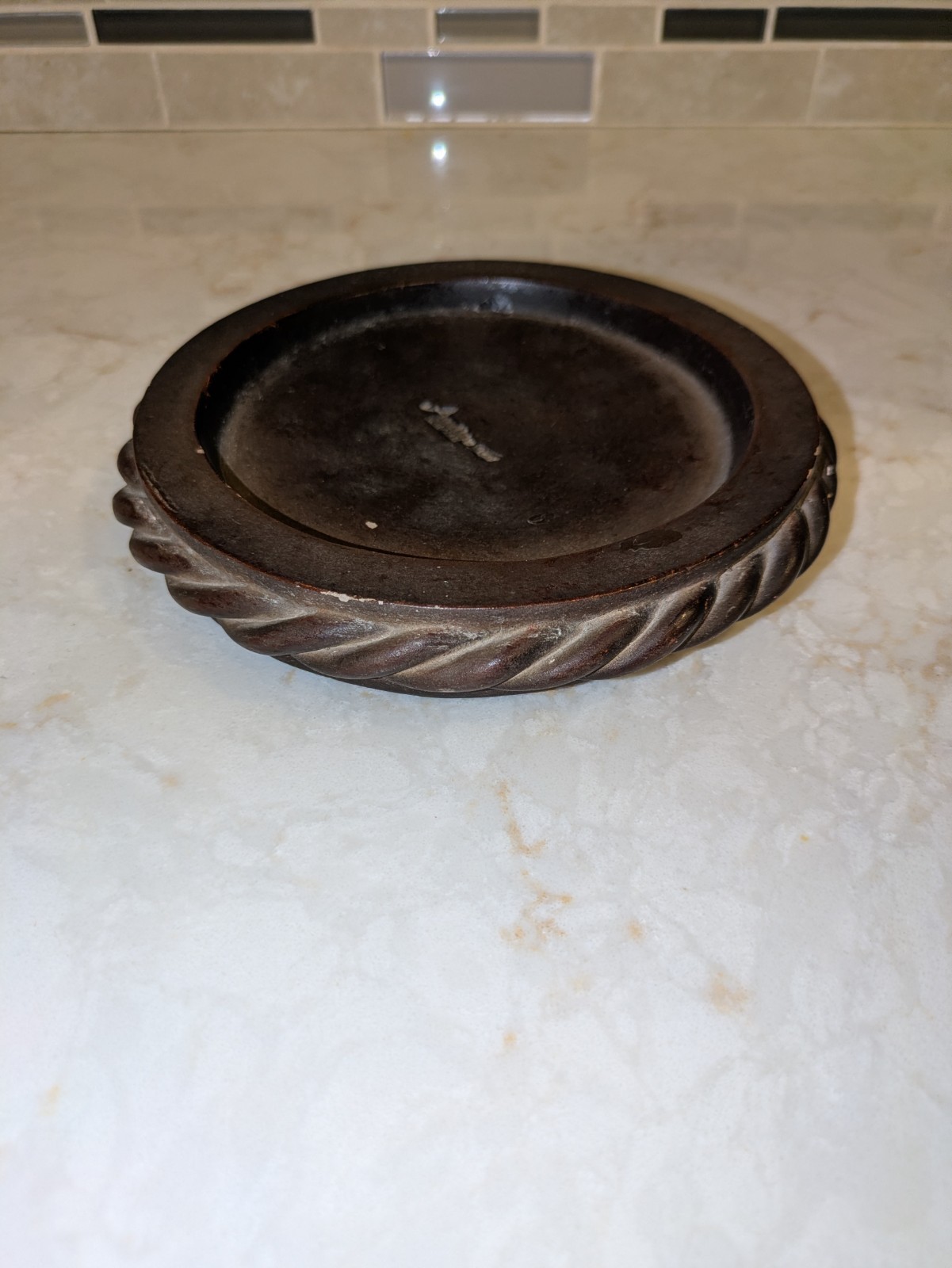 AUSTIN PRODUCTIONS SCULPTURE 4.5" Rope Plate Candle Display (Brown Pottery)