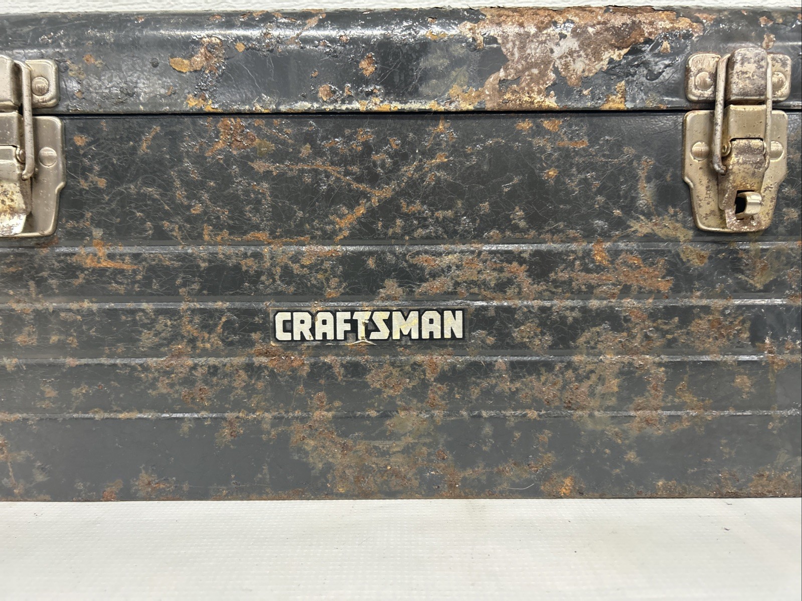 Vintage Sears Craftsman Gray Metal Tool Box Nice Patina 20”L x 8”W x 9"H w/Tray