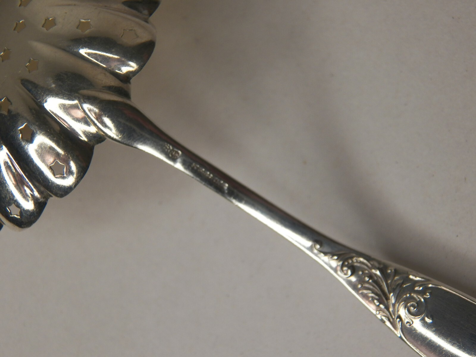 REED & BARTON EMPIRE STERLING SILVER SUGAR SIFTER 6" NO MONOGRAM