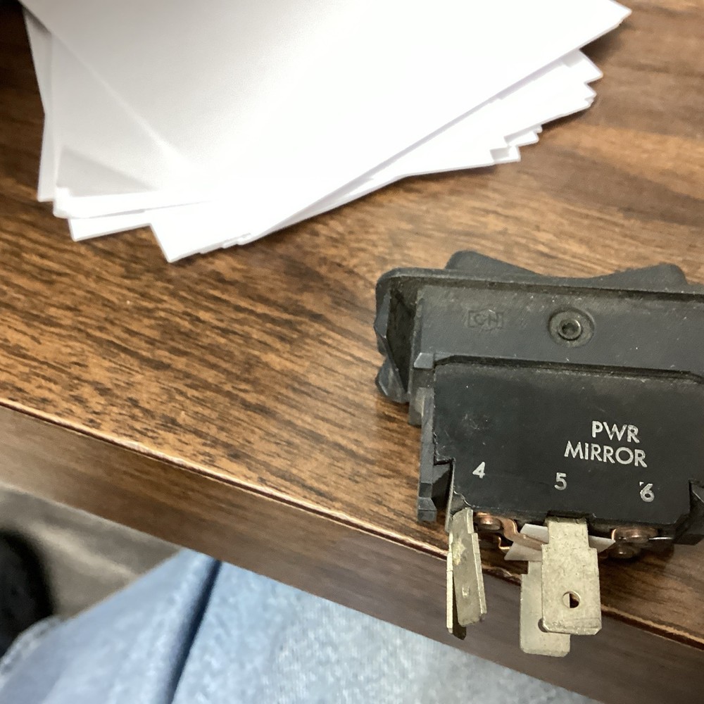 International POWER MIRROR ROCKER Switch CONTROL 1667476C2