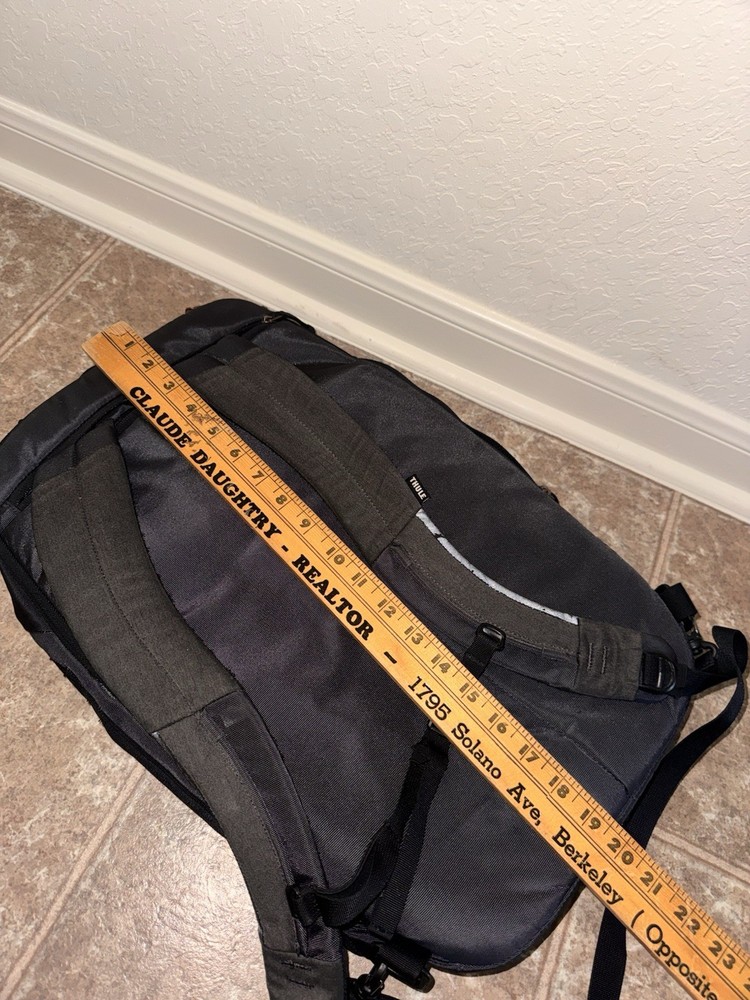 THULE Vea Backpack 21L Multi-Compartment Laptop Duffel Sling Bag Gray Black