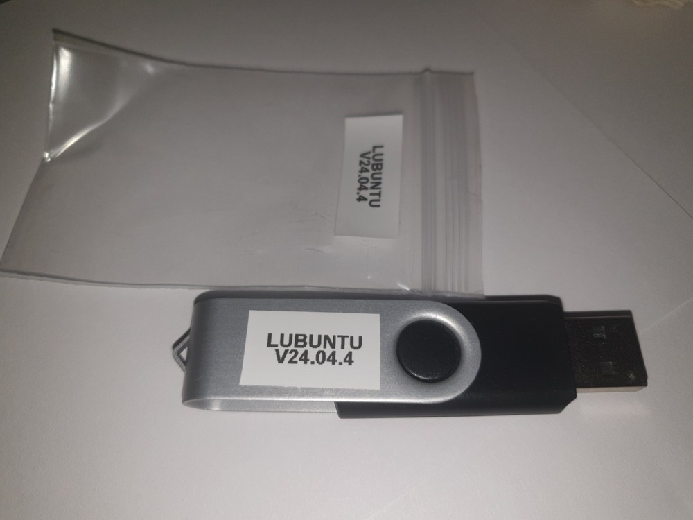 Linux Lubuntu V24.04.4 64-bit, Bootable Live and Install USB Flash Drive
