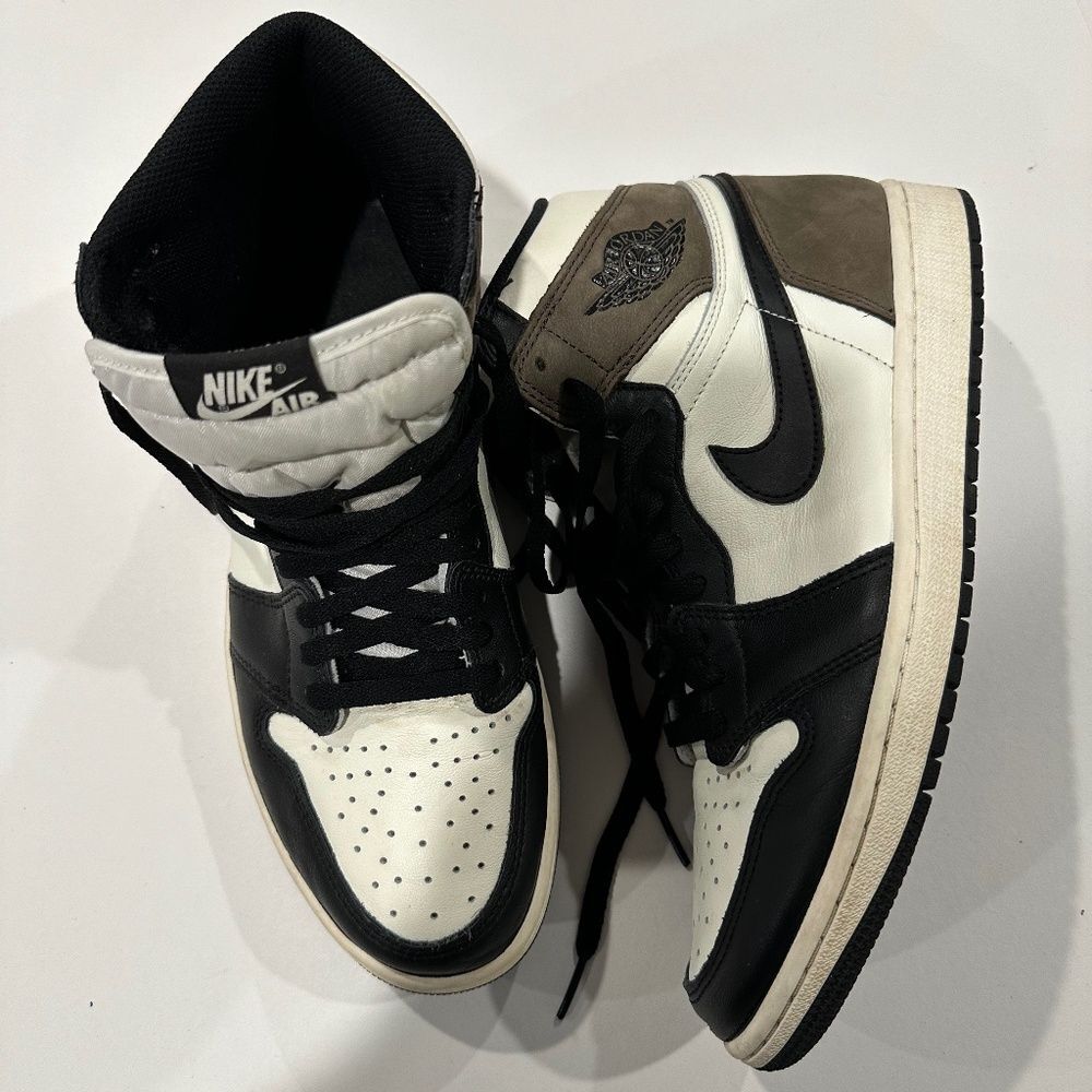 Nike Jordan 1 Retro High Dark Mocha - Size 10.5