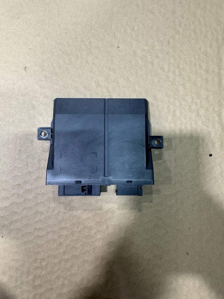 2017-2025 FREIGHTLINER CASCADIA 126 LEFT DRIVER SIDE DOOR SWITCH MODULE OEM