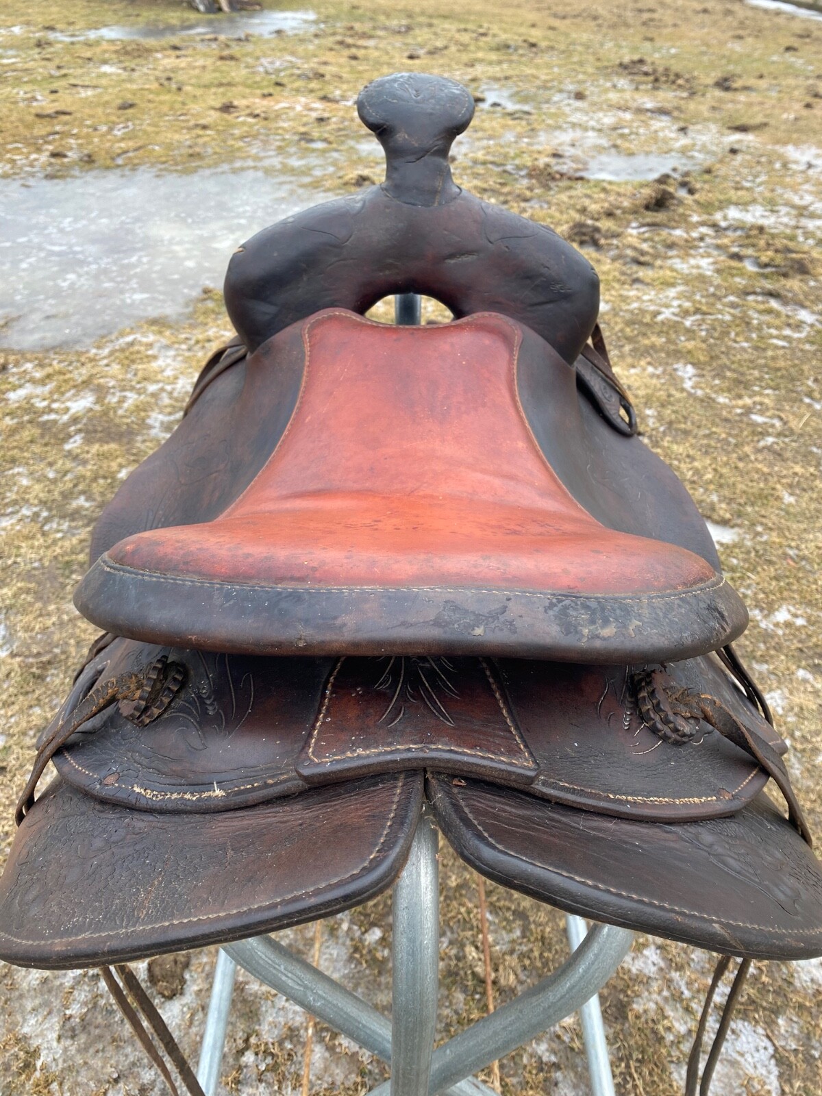 Used/Vintage 15" Simco Balanced Ride Western saddle