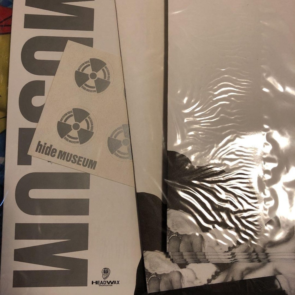 hide museum letter set