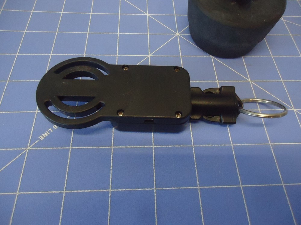 Akona Hose Mount Retractor with rubber adapter