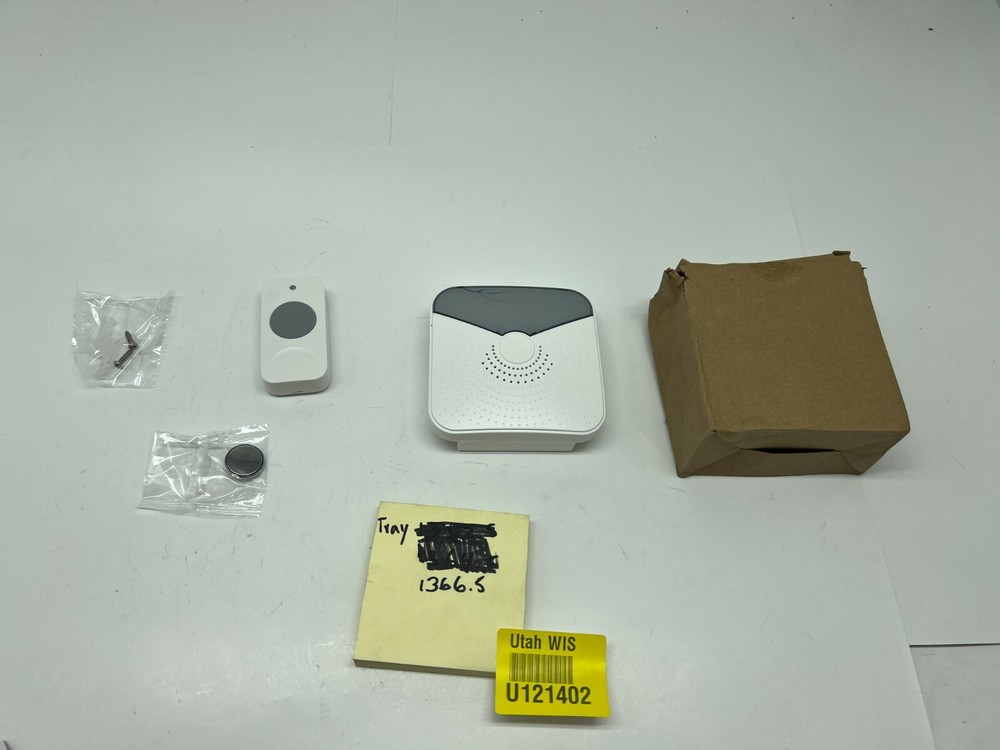 Newhouse Hardware Wireless Chime with LED Light & Push Button WCMBRG White