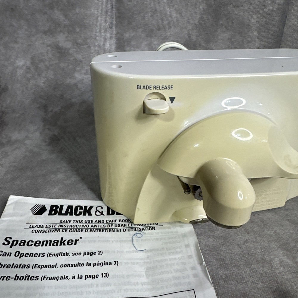 Black & Decker Spacemaker Can Opener EC75 Type 1 With Mounting Hardware Working