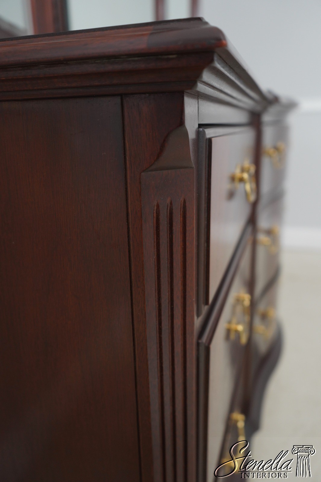 F71791: THOMASVILLE Chippendale Style Mahogany Dresser w. Mirror