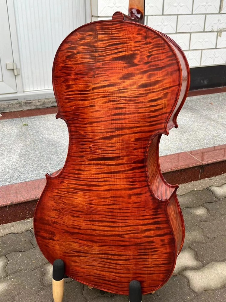 Stradivari cello 4/4! Orchestra level.Strong deep, Whole flames maple back