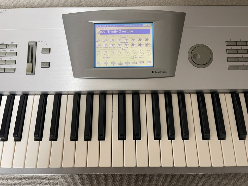 KORG TRINITY Plus Music Workstation Synthesizer 61-Key with Power Cable Tested