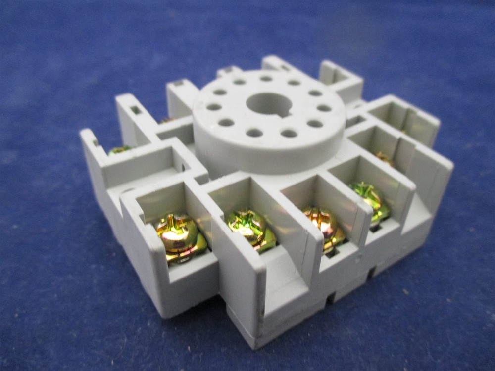 Cutler-Hammer D3PA3-A2 Relay Socket